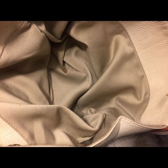 Valentina Off White Pebbled Cream Leather Handbag - Picture 5 of 12